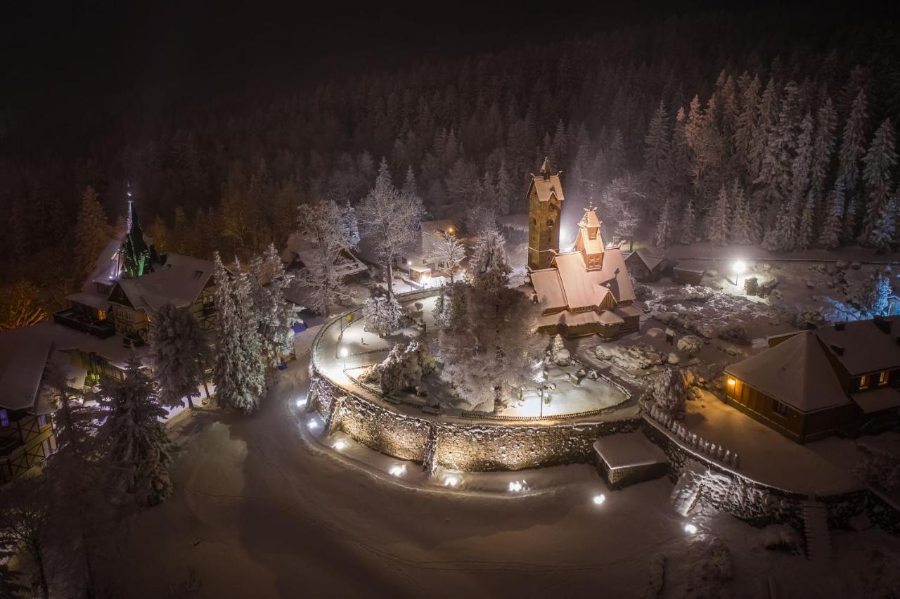 Pokoje Goscinne Przy Kosciele Wang. คาร์ปัตซ์ ภายนอก รูปภาพ